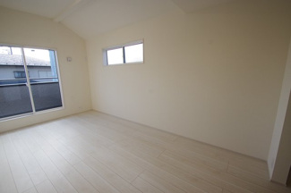 【寝室】 | 【仲介手数料無料！！】府中市四谷2丁目　新築戸建て（全5棟）3号棟　5730万円 | 主寝室8.2帖