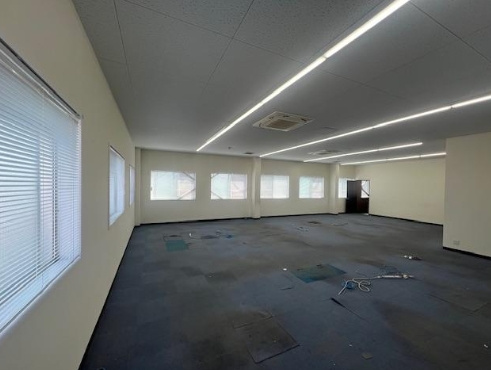 瓜破2丁目倉庫事務所の内装