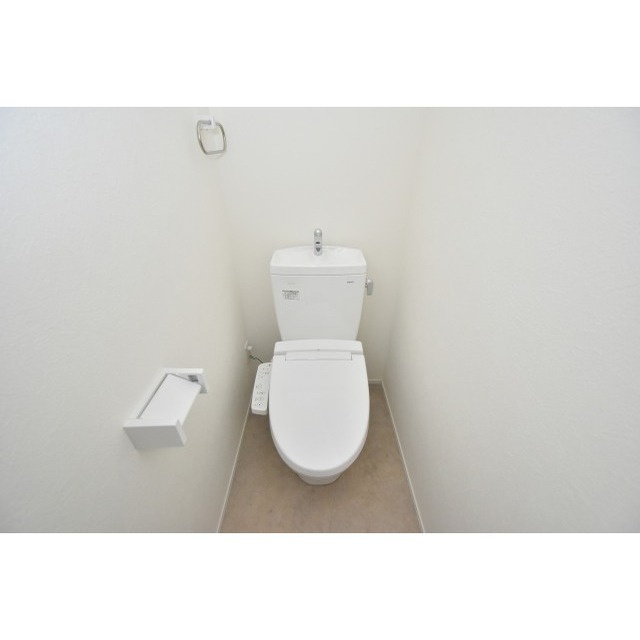 久留米市田主丸町田主丸のアパートのトイレ|落ち着いた色調のトイレです