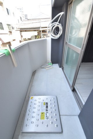 大阪市都島区都島南通２丁目の賃貸マンションのバルコニー