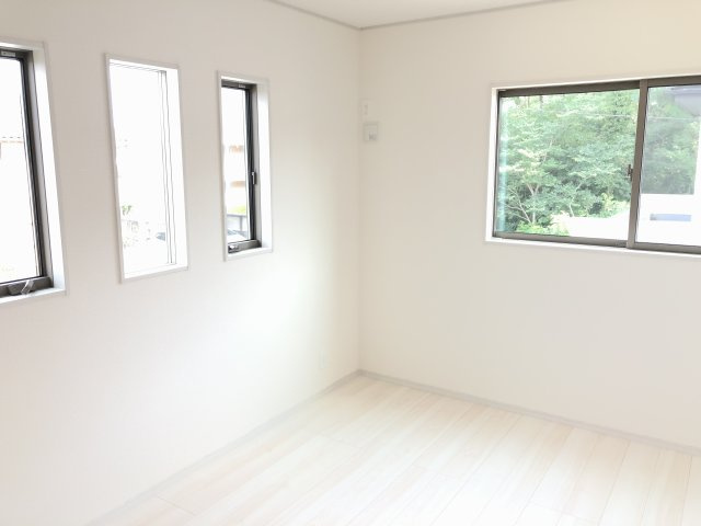 アイタウン前橋市駒形町　新築住宅の洋室|2階洋室②です