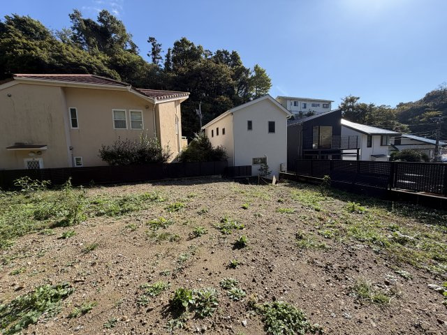 更地　自然豊かな住環境の外観|陽当たり良好