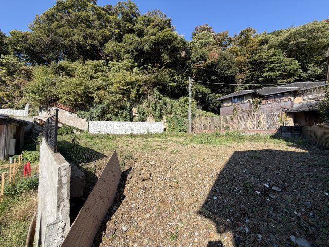 建築条件なし！緑豊かな閑静な住宅街にある売地の外観