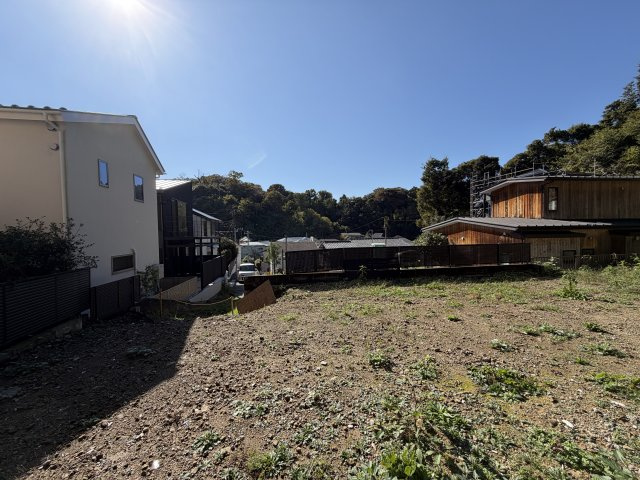 建築条件なし！緑豊かな閑静な住宅街にある売地の外観