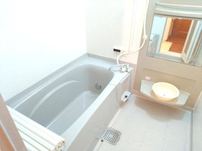 【浴室】 | メゾン・ド・パストラル　Ａ