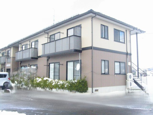 遠野市上組町のアパート