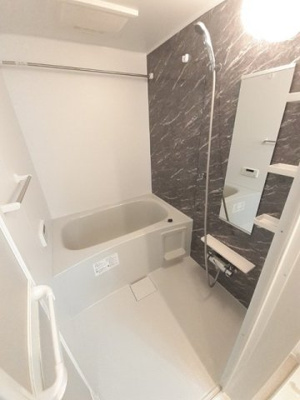 【浴室】 | フィオーレ降松Ｙ | きれいなお風呂です