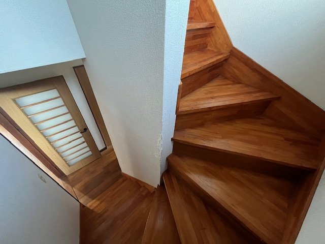 都城市金田町の中古一戸建のその他|階段