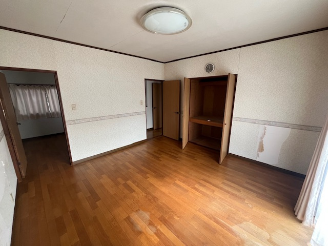 都城市金田町の中古一戸建の洋室