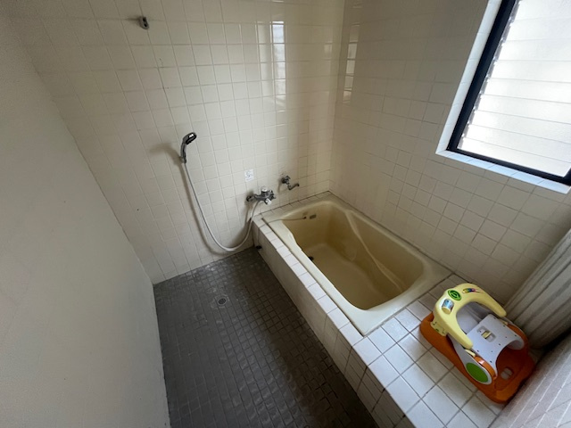 都城市金田町の中古一戸建の浴室