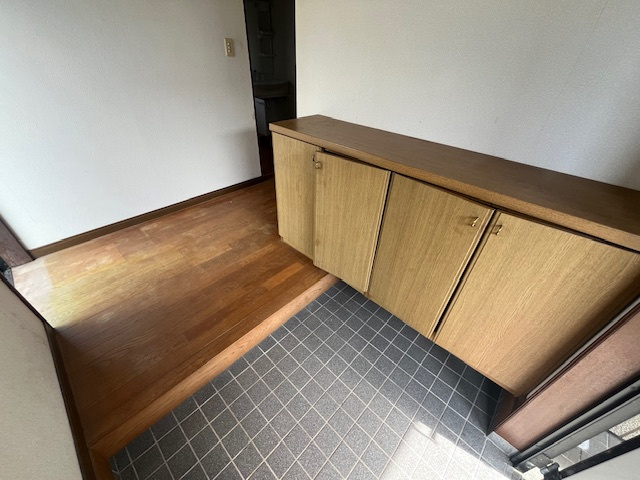 都城市金田町の中古一戸建の玄関