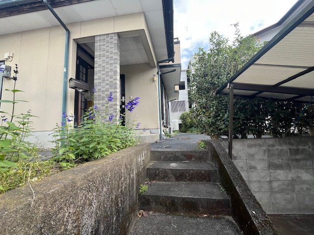 都城市金田町の中古一戸建のエントランス