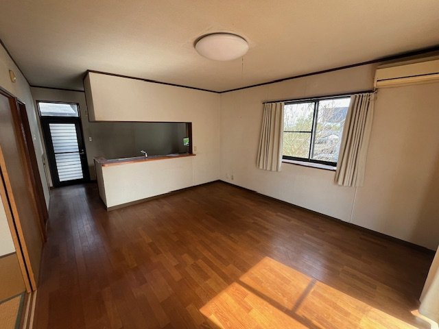 都城市金田町の中古一戸建の居間・リビング