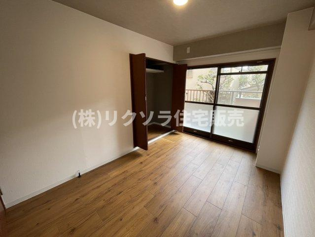 ライオンズマンション枚方の子供部屋|洋室5.5帖
■物件内覧・資金計画相談・住宅ローン相談、リフォーム相談、お問合せ受付中■
※当日・翌日のご内覧、ご相談はお電話でのお問合せがスムーズです！