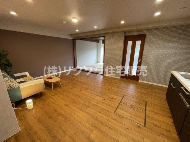 ライオンズマンション枚方のダイニング|LDK13.3帖
■物件内覧・資金計画相談・住宅ローン相談、リフォーム相談、お問合せ受付中■
※当日・翌日のご内覧、ご相談はお電話でのお問合せがスムーズです！