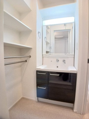 【洗面所】 | Ｌｉｂｅｒｔｙ東辻 | コンパクトで使いやすい洗面所