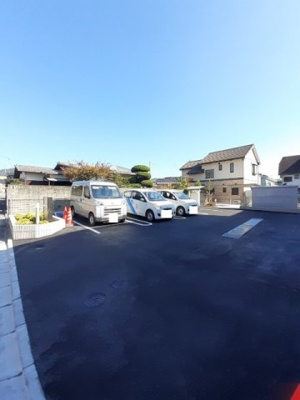 【駐車場】 | Ｌｉｂｅｒｔｙ東辻 | 駐車スペースもあります