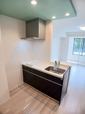 【キッチン】 | Ｌｉｂｅｒｔｙ東辻 | コンパクトなキッチンで掃除もラクラク