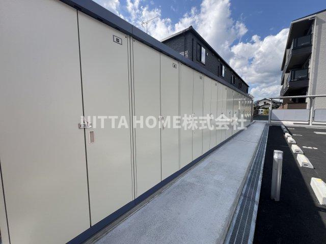 グランツ・シェーネのその他共用部分|外部物置も付いています(*^^*)