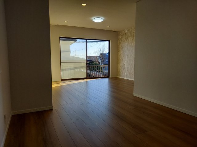 宝塚市中山桜台5丁目一戸建の前面道路含む現地写真|南西側道路