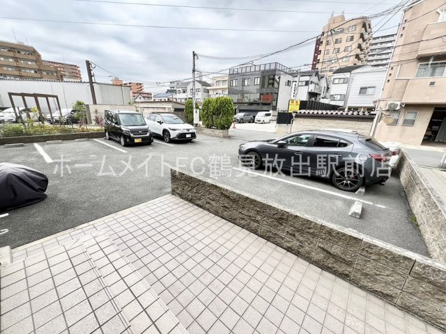 大阪市鶴見区横堤４丁目の賃貸マンションの駐車場
