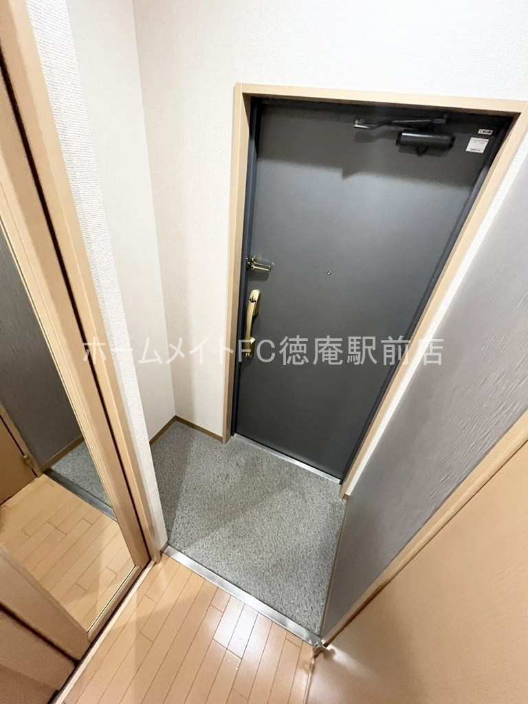 大阪市鶴見区横堤４丁目の賃貸マンションの玄関