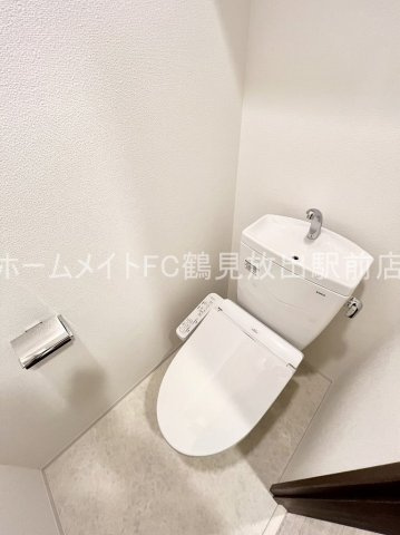 東大阪市高井田西６丁目の賃貸マンションのトイレ