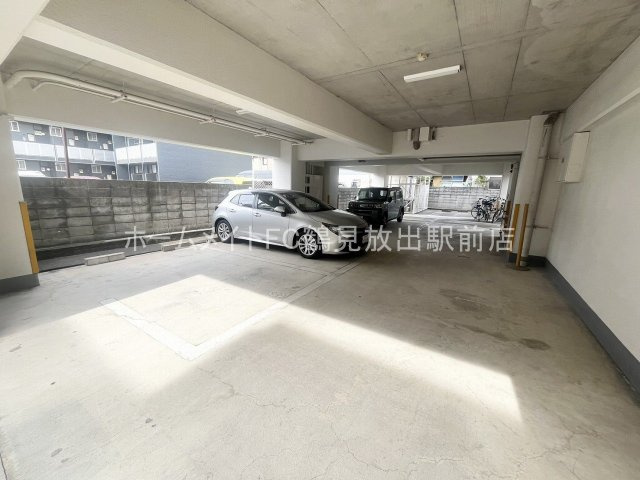 大阪市鶴見区今津中１丁目の賃貸マンションの駐車場