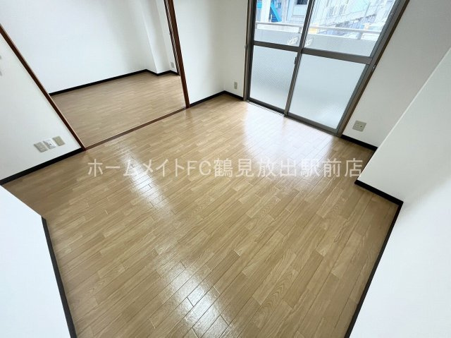 大阪市鶴見区今津中４丁目の賃貸マンションの居間・リビング