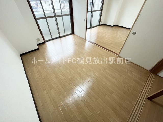 大阪市鶴見区今津中４丁目の賃貸マンションの洋室