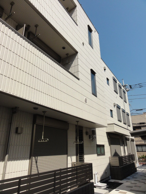 ディアコート蓮沼のエントランス