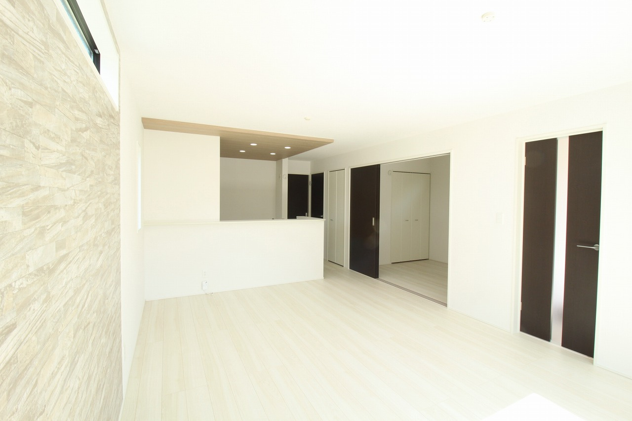 土佐市高岡町甲　2号棟　新築戸建（全2区画）の居間・リビング|LDK　16.0帖
