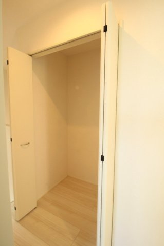 土佐市高岡町甲　2号棟　新築戸建（全2区画）の収納|2F　ホール