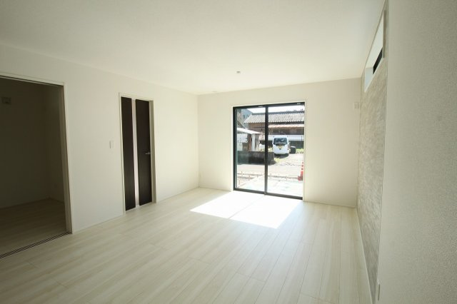 土佐市高岡町甲　2号棟　新築戸建（全2区画）の居間・リビング|LDK　16.0帖