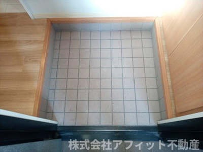 【エントランス】 | メゾンティアラ A棟