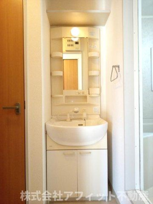 【洗面所】 | メゾンティアラ A棟 | 洗髪洗面化粧台