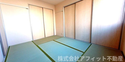 【寝室】 | メゾンティアラ A棟 | 和室5.8帖