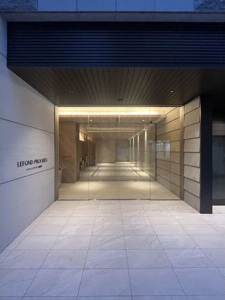 ルフォンプログレ南森町のエントランス