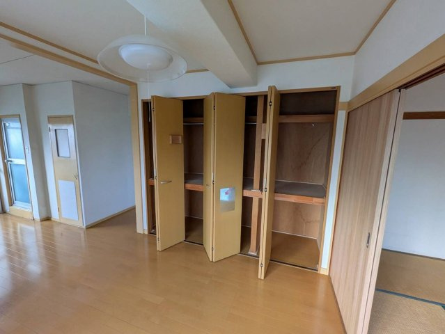 日下マンションの収納