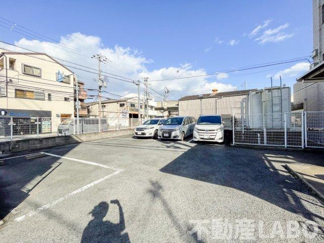 アネックス平野の駐車場