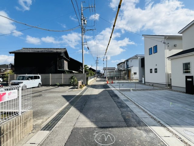 知多郡阿久比町植大西山ノ手50番1『仲介手数料無料』新築戸建ての前面道路含む現地写真