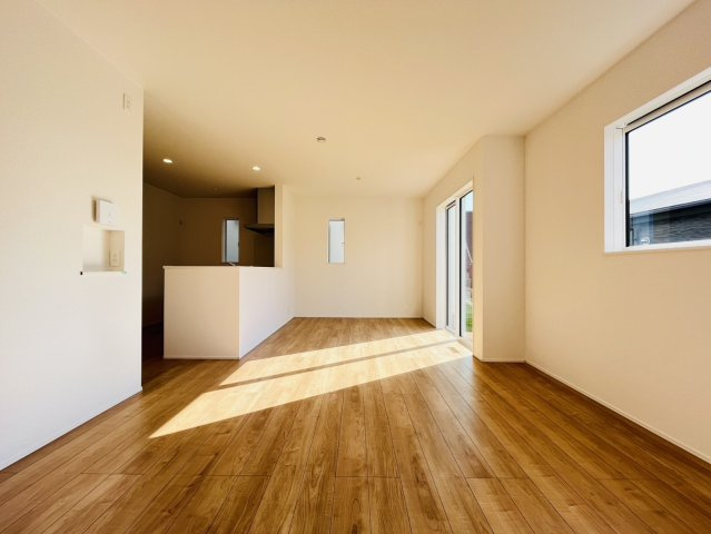 知多郡阿久比町植大西山ノ手50番1『仲介手数料無料』新築戸建ての居間・リビング