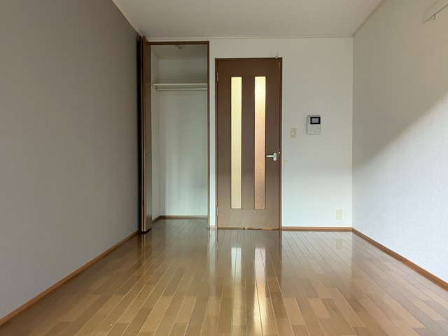 フジハイツの洋室|綺麗なフローリングのお部屋