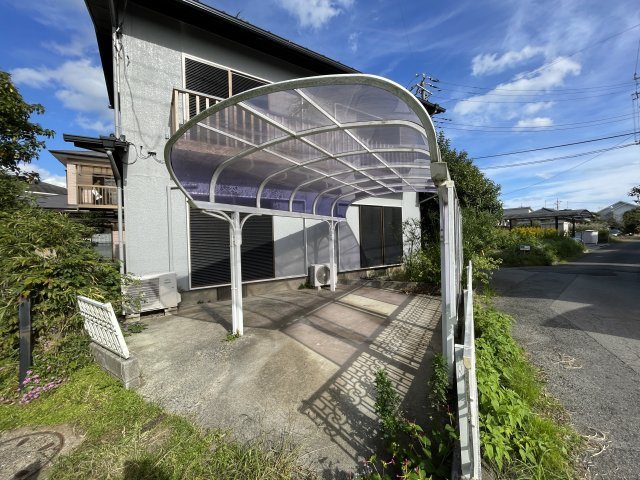 柳橋1065-11中古戸建の駐車場