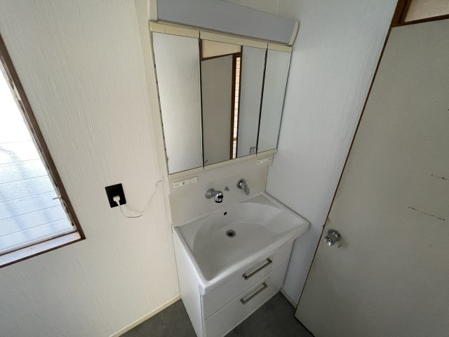 柳橋1065-11中古戸建の洗面所