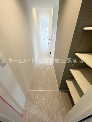 大阪市鶴見区今津中１丁目の賃貸マンションの玄関