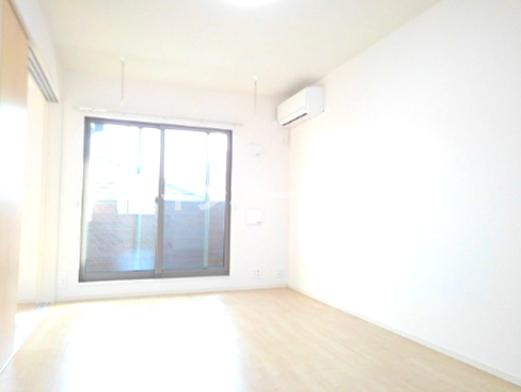 シャイニープレイスの居間・リビング