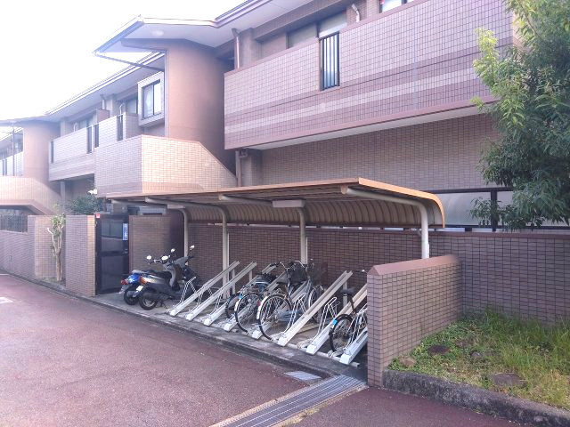 ライオンズヴィアーレ鹿山A棟の駐輪場|駐輪場　ご都合のよろしい日時に現地をご案内させて頂きます！是非、お問い合わせお待ちしております!!