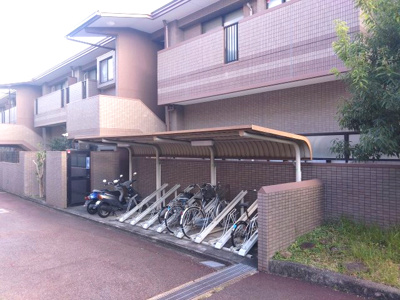 【駐輪場】 | ライオンズヴィアーレ鹿山A棟 | 駐輪場　ご都合のよろしい日時に現地をご案内させて頂きます！是非、お問い合わせお待ちしております!!