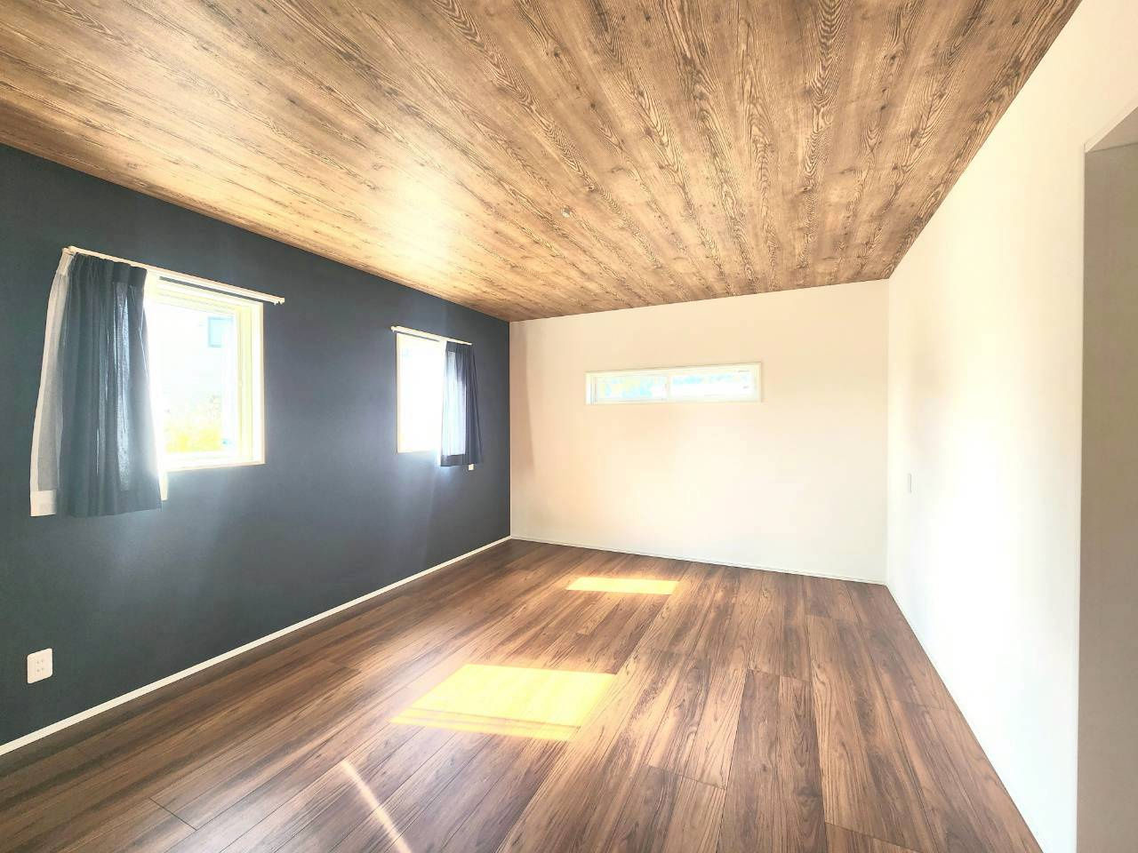 小倉南区長行西　中古戸建ての洋室|2階約10帖の洋室です♪WIC付き♪